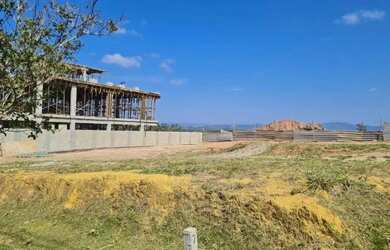 Imagem: O terreno possui 600m² de Área e está localizado em Santa