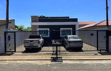 Imagem: A casa possui 1 Dormitório, 1 Banheiro e está localizado