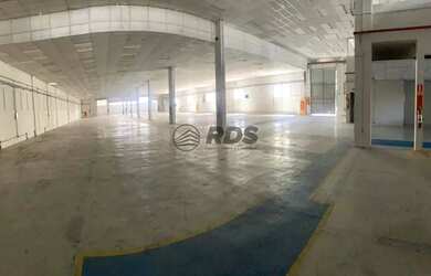 Imagem: O depósito possui 5 Vagas na garagem, 4.083m² de Área e