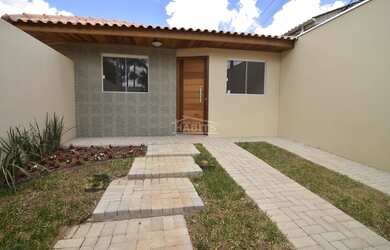 Imagem: A casa possui 2 Dormitórios, 1 Banheiro, 1 Vaga na garagem