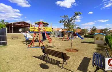 Imagem: A casa em condomínio possui 3 Dormitórios, 2 Banheiros, 2
