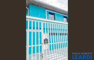 Imagem: O depósito possui 4 Vagas na garagem, 120m² de Área e está