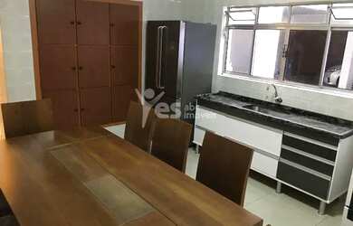 Imagem: A casa possui 5 Dormitórios, 4 Banheiros, 5 Vagas na garagem