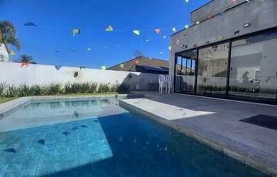 Imagem 1: Casa com 3 suites e 4 vagas no Condominio Valville