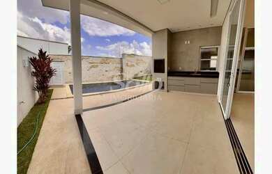 Imagem: A casa em condomínio possui 3 Dormitórios, 2 Banheiros, 2