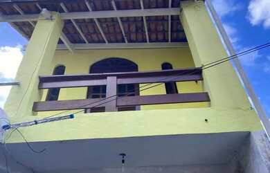 Imagem: A casa possui 3 Dormitórios, 1 Banheiro e está localizado