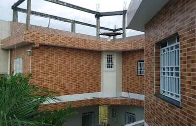 Imagem: A casa em condomínio possui 2 Dormitórios, 2 Banheiros e