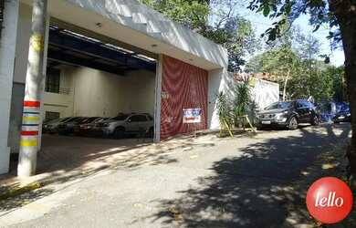 Imagem: O depósito possui 5 Vagas na garagem, 750m² de Área e está