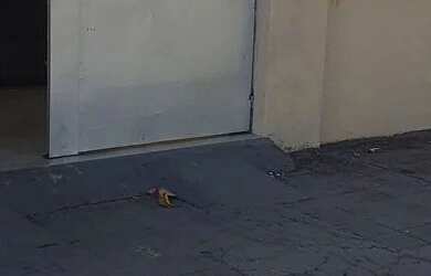 Imagem: A casa possui 3 Dormitórios, 2 Banheiros, 1 Vaga na garagem