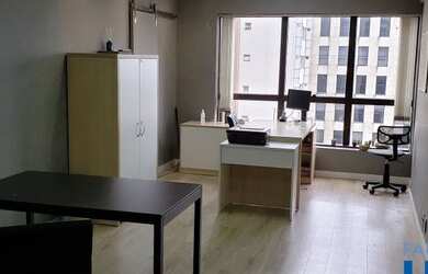 Imagem: O depósito possui 1 Vaga na garagem, 30m² de Área e está