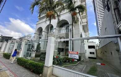 Imagem: O apartamento possui 2 Dormitórios, 2 Banheiros, 2 Vagas na