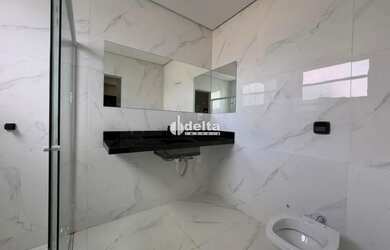 Imagem 10: Sobrado com 4 quartos sendo 3 suítes disponível para a venda no bairro...