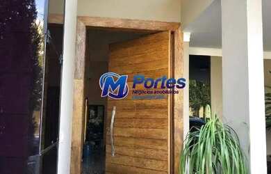 Imagem: A casa em condomínio possui 3 Dormitórios, 4 Banheiros, 2