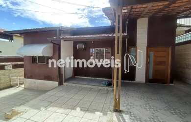 Imagem: A casa possui 5 Dormitórios, 3 Banheiros, 1 Vaga na garagem