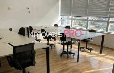 Imagem: O depósito possui 4 Vagas na garagem, 160m² de Área e está