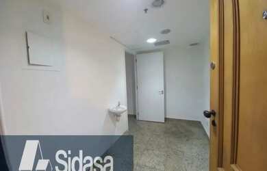 Imagem: O depósito possui 1 Vaga na garagem e 33m² de Área e está