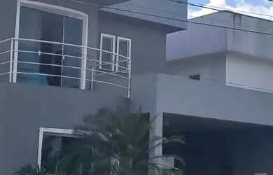 Imagem: A casa em condomínio possui 4 Dormitórios, 4 Banheiros, 4