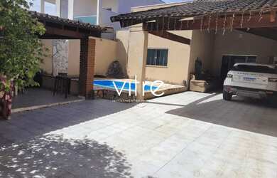 Imagem: A casa possui 3 Dormitórios, 3 Banheiros, 3 Vagas na garagem