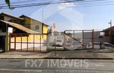 Imagem: O depósito à venda possui 5 Vagas na garagem e 400m² de Área