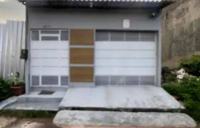 Imagem: A casa possui 3 Dormitórios, 2 Banheiros, 1 Vaga na garagem