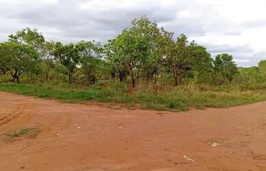 Imagem: O terreno possui 2.575m² de Área e está localizado em Mansões