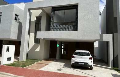 Imagem: A casa em condomínio possui 4 Dormitórios, 3 Banheiros, 2