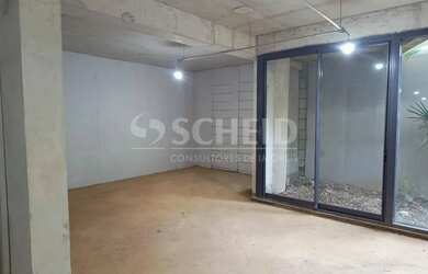 Imagem: O depósito possui 2 Vagas na garagem, 389m² de Área e está