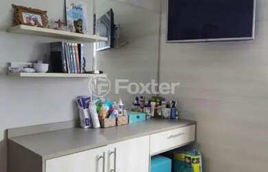 Imagem: O apartamento possui 2 Dormitórios, 1 Banheiro, 1 Vaga na garagem