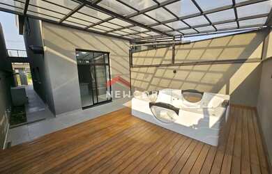 Imagem: A casa em condomínio possui 3 Dormitórios, 3 Banheiros, 2