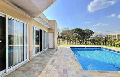 Imagem: A casa em condomínio possui 3 Dormitórios, 4 Banheiros, 5