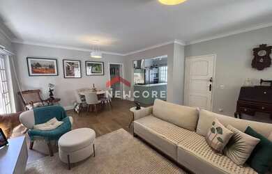 Imagem: A casa possui 3 Dormitórios, 3 Banheiros, 4 Vagas na garagem