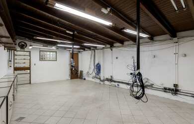 Imagem 5: Ponto comercial/Loja/Box para aluguel tem 194 metros quadrados