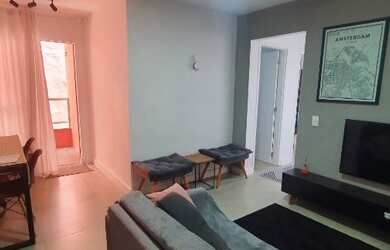 Imagem: O apartamento possui 2 Dormitórios, 1 Banheiro, 1 Vaga na garagem