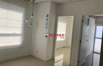 Imagem: O depósito possui 2 Vagas na garagem e 80m² de Área e está