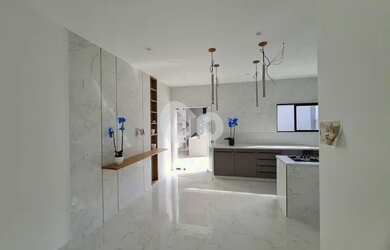 Imagem 12: Casa de condomínio para venda tem 270 metros quadrados com 4 quartos