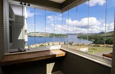 Imagem: O apartamento possui 2 Dormitórios, 2 Banheiros, 2 Vagas na