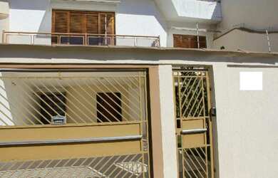 Imagem: A casa possui 2 Dormitórios, 3 Banheiros, 3 Vagas na garagem