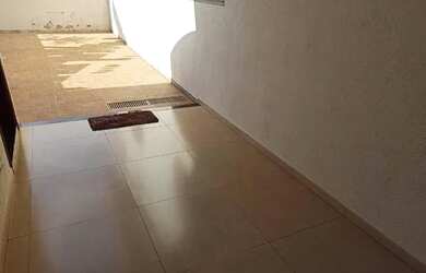 Imagem: A casae possui 3 Dormitórios, 3 Banheiros, 2 Vagas na garagem