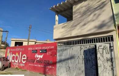 Imagem: A casa possui 4 Dormitórios, 3 Banheiros, 3 Vagas na garagem