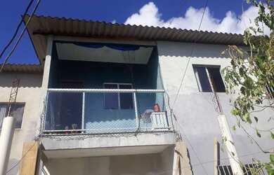 Imagem: A casa possui 2 Dormitórios, 2 Banheiros, 1 Vaga na garagem