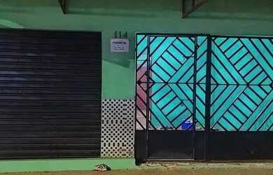 Imagem: A casa possui 3 Dormitórios, 1 Banheiro, 1 Vaga na garagem