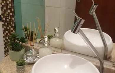 Imagem: A casa possui 3 Dormitórios, 3 Banheiros, 2 Vagas na garagem