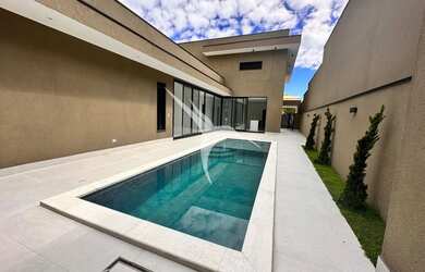 Imagem 2: SANTANA DE PARNAIBA - Casa Padrão - Alphaville