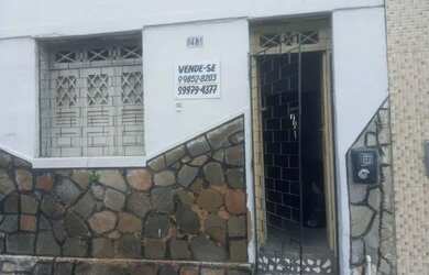 Imagem: A casa possui 3 Dormitórios, 1 Banheiro e está localizado