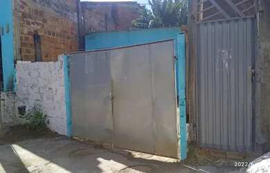 Imagem: A casa possui 1 Dormitório, 1 Banheiro, 1 Vaga na garagem e