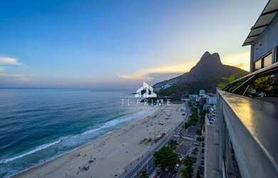 Imagem: O apartamento na cobertura possui 4 Dormitórios, 2 Banheiros