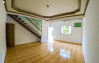 Imagem: A casa em condomínio possui 2 Dormitórios, 3 Banheiros, 2