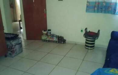 Imagem: A casa possui 4 Dormitórios, 3 Banheiros, 2 Vagas na garagem