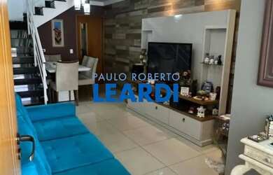 Imagem: A casa possui 3 Dormitórios, 3 Banheiros, 2 Vagas na garagem