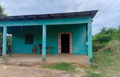 Imagem: A casa possui 2 Dormitórios, 1 Banheiro, 1 Vaga na garagem